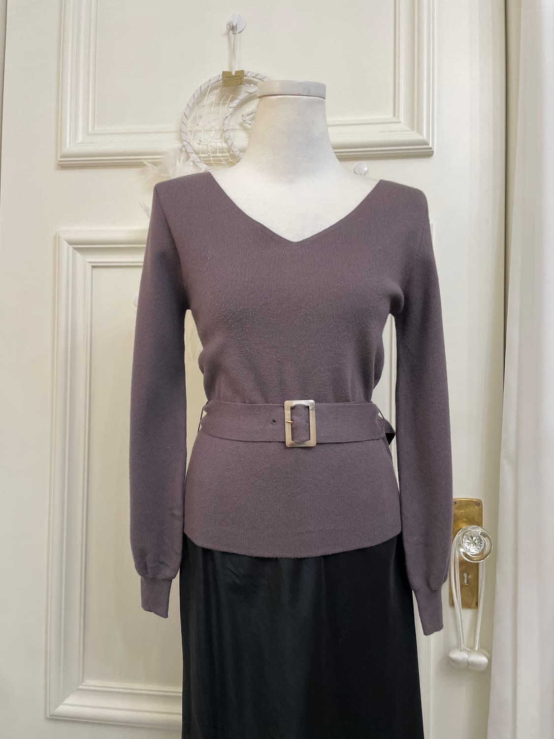 deep purple brown belt point v-neck knit 상품이미지1