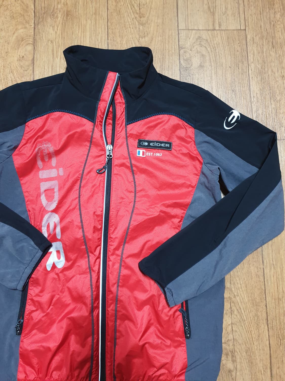 1208 아이더 아웃도어 바람막이 90 사이즈입니다 상품이미지3