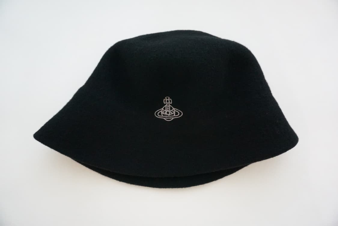 비비안웨스트우드 울모자 상품이미지1