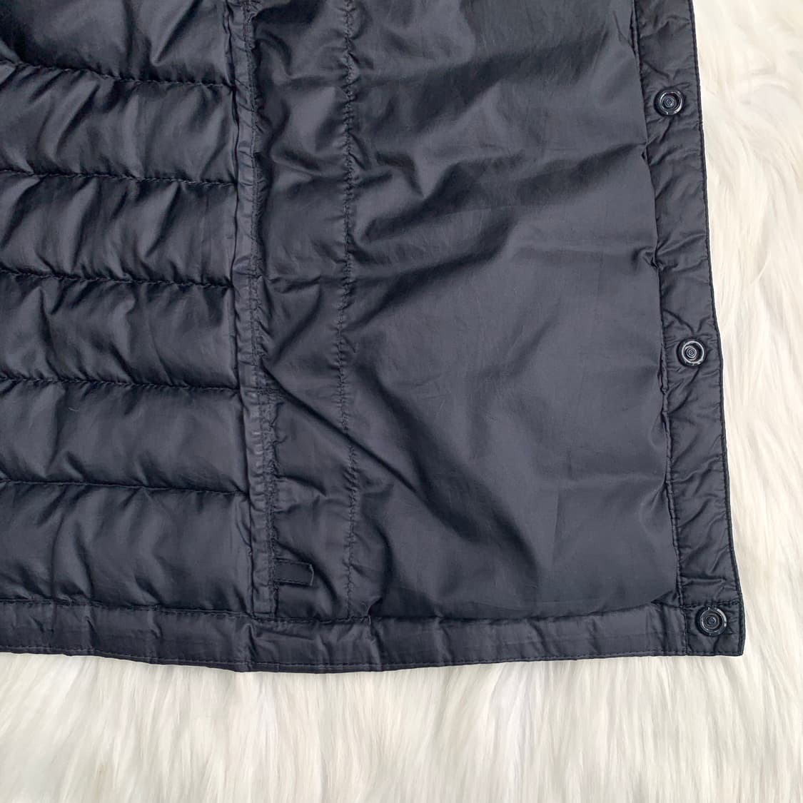 일본 유니클로 울트라 라이트 다운 브이넥 경량패딩 1799 상품이미지7