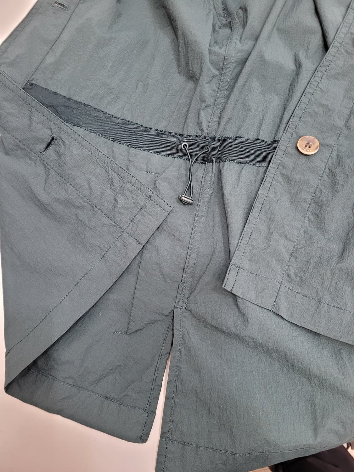 HAZZYS 헤지스 스트링 반팔 자켓 / 여 90-165 카키
 상품이미지7