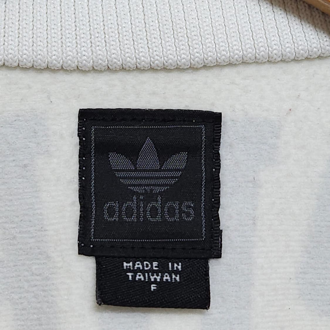 ADIDAS 아디다스 페루 올드스쿨 트랙탑 져지 자켓 여성44
 상품이미지6