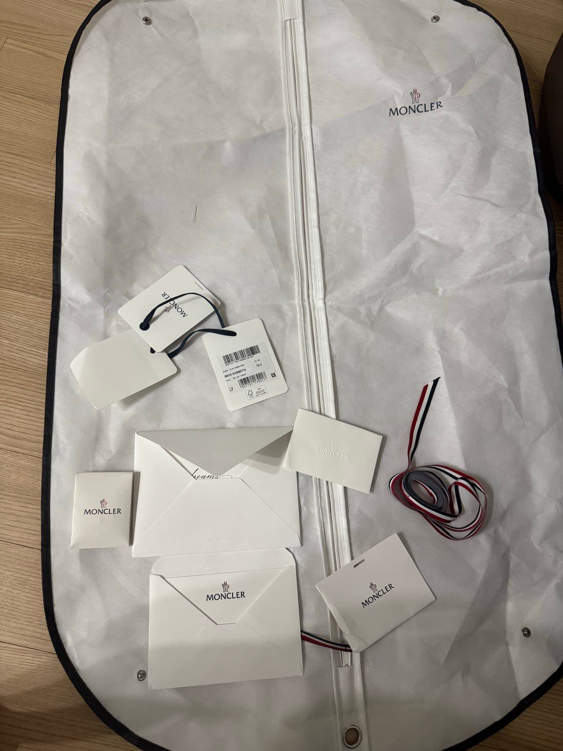 22fw 몽클레어 마야 4 팝니다 상품이미지4