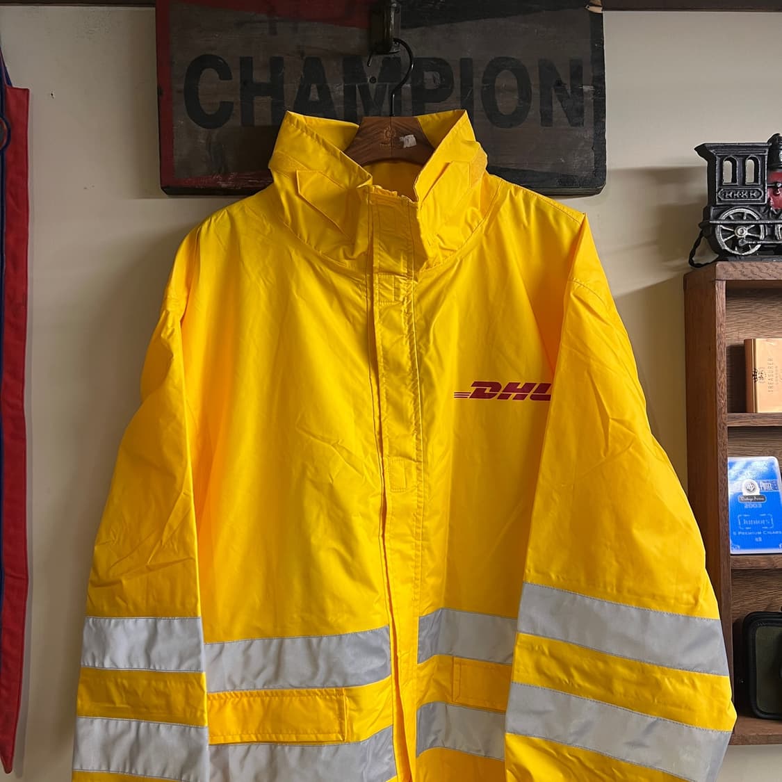 DHL Windbreaker Medium Size (100~105) 상품이미지2