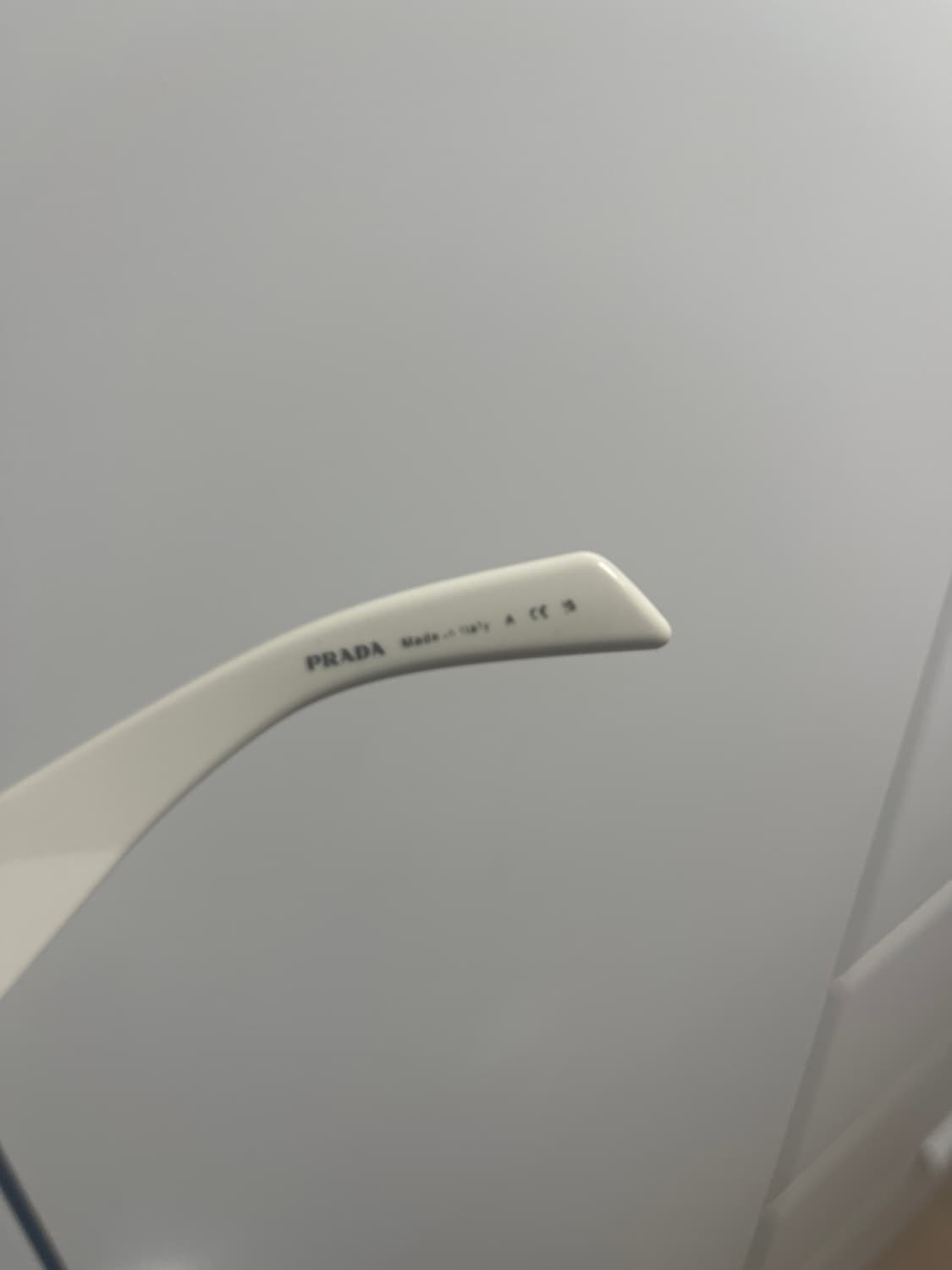 프라다 칸예 선글라스 화이트 상품이미지4