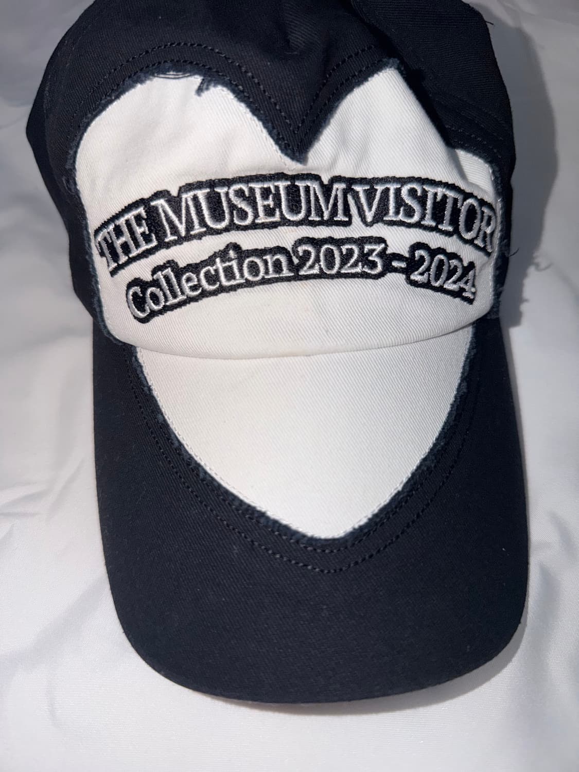 더뮤지엄비지터 캡 모자 상품이미지1