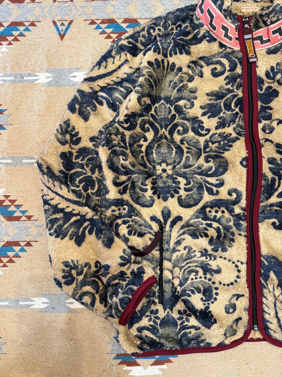 [3][L] 캐피탈 다마스크 패턴 마리아 플리스 상품이미지3