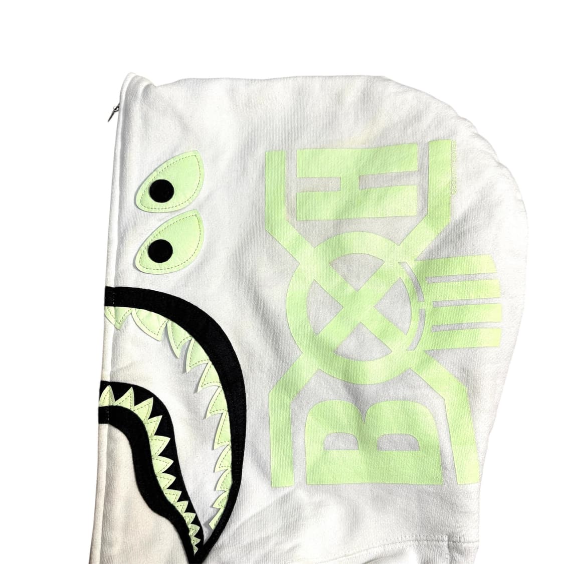 bape 베이프 X 바운티 헌터 매드 샤크 화이트 후드집업 상품이미지4