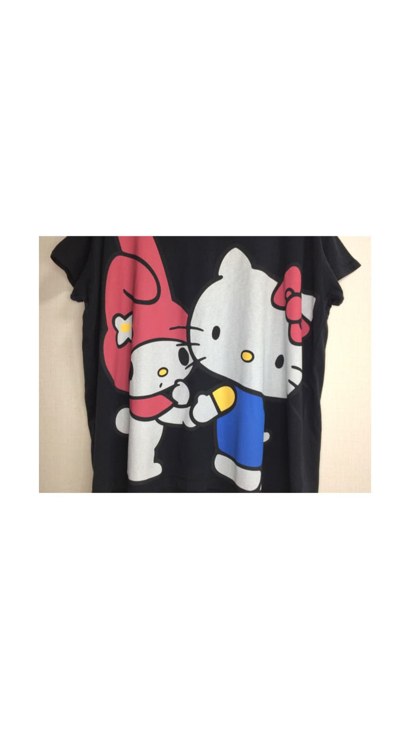유니클로 x 헬로키티 빅 프린팅 블랙 반팔 상품이미지2
