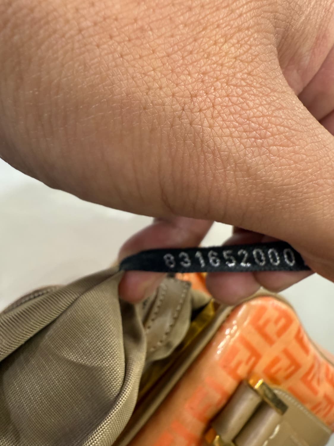 펜디 주카 패턴 토트백 오렌지 색상입니다 상품이미지8