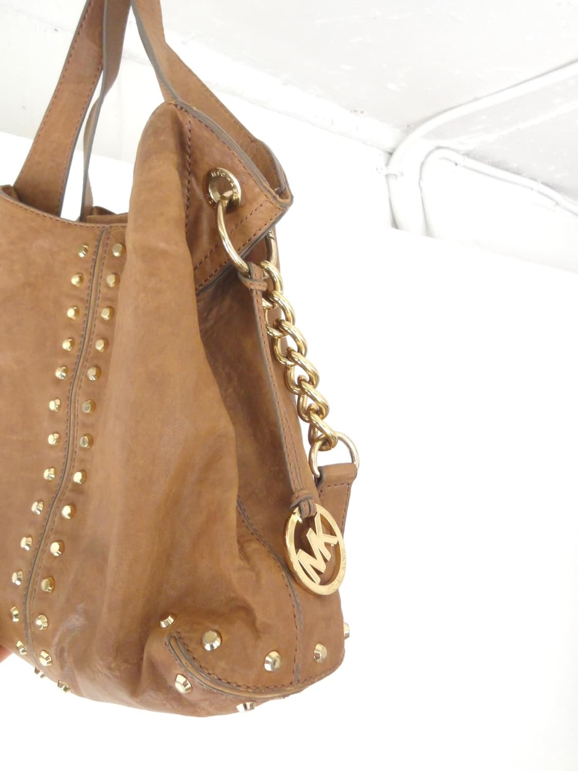 MICHAEL KORS gold stud tote bag / brown 상품이미지3
