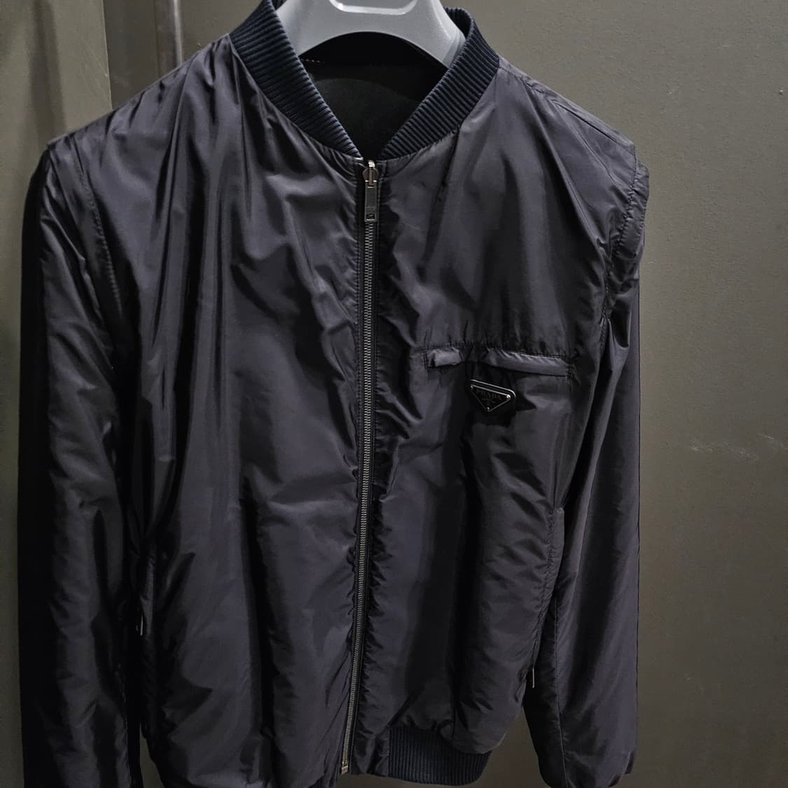 프라다 리버시블 가죽&나일론 봄버자켓( 조끼로도 활용가능) 상품이미지4