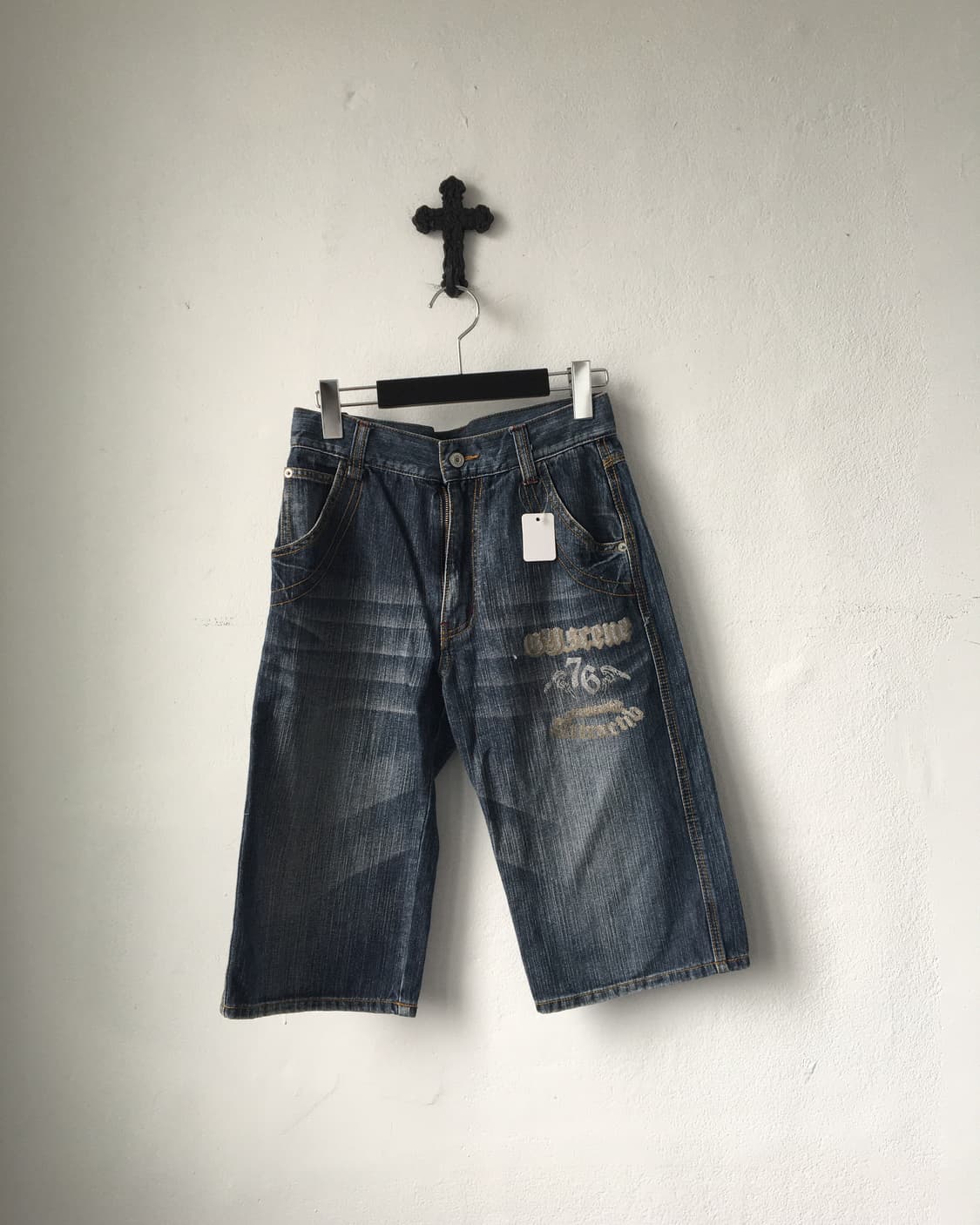 Back skull needle work denim half pants 상품이미지2