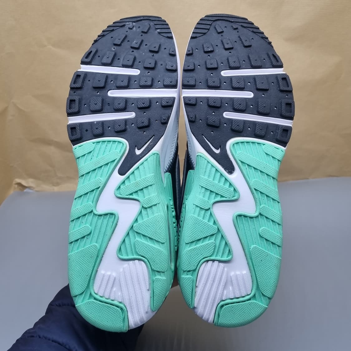 나이키 에어맥스 엑시 운동화250  상품이미지3