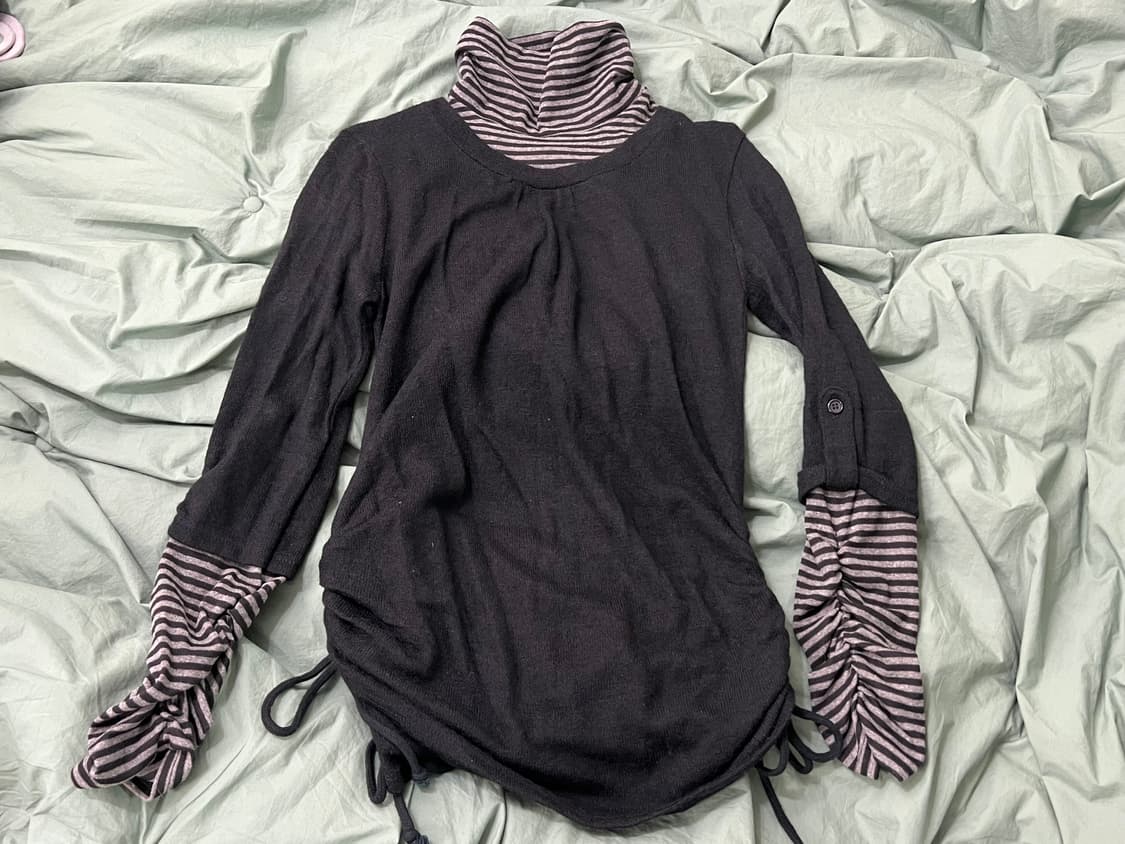 스트라이프 레이어드 셔링 롱 슬리브 모리걸 상품이미지1