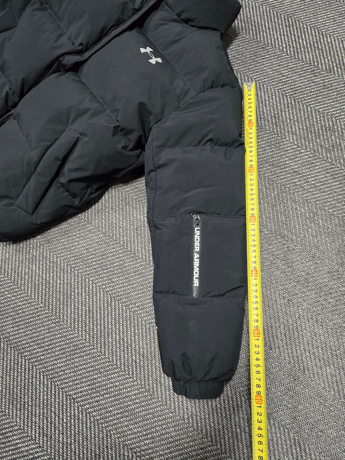 언더아머 공용 블랙 다운패딩 점퍼 상품이미지8