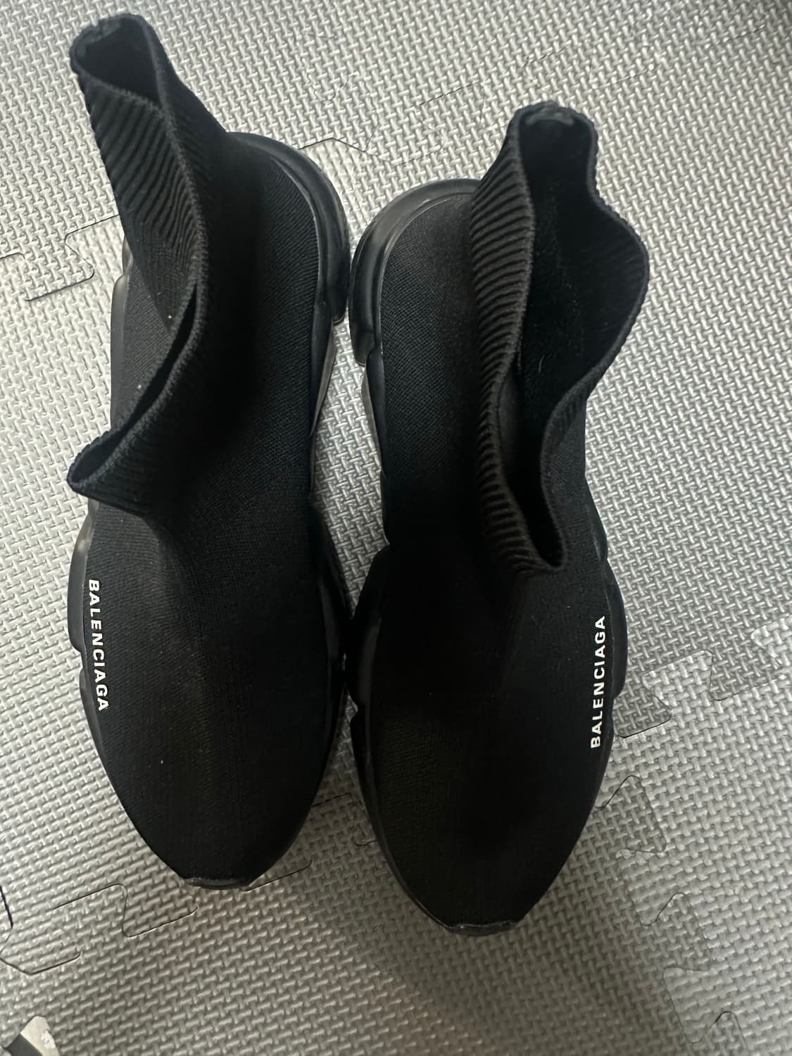 발렌시아가 스피드러너 올블랙 270 상품이미지2