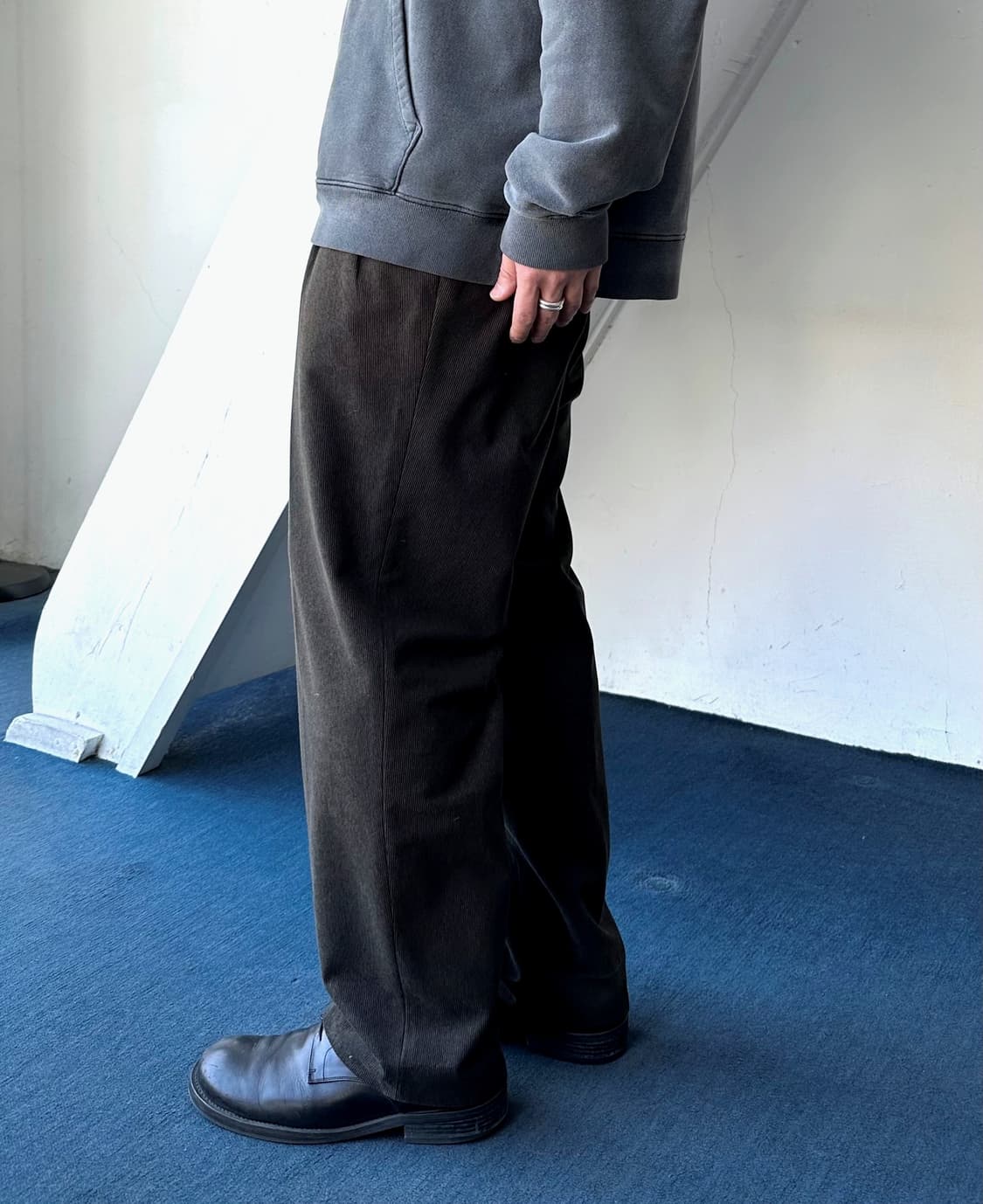 design 2 tuck wide tapered pants 상품이미지2