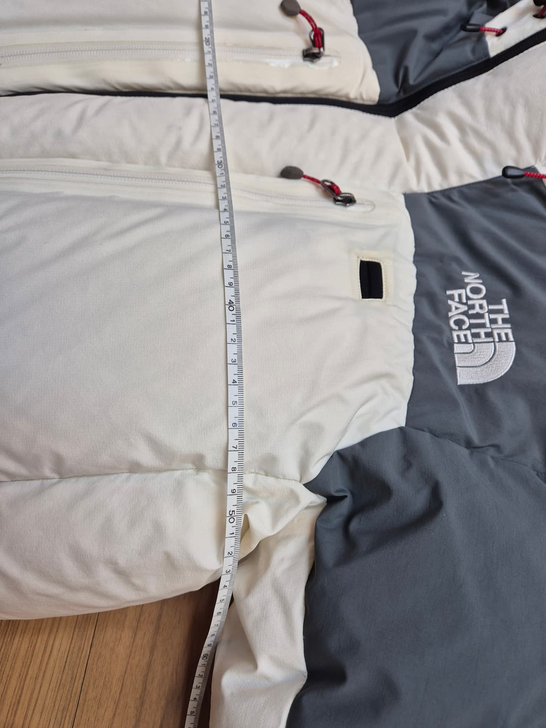 노스페이스 써미트 시리즈 패딩 95사이즈 판매합니다. 윈드스타퍼 기능이  상품이미지6