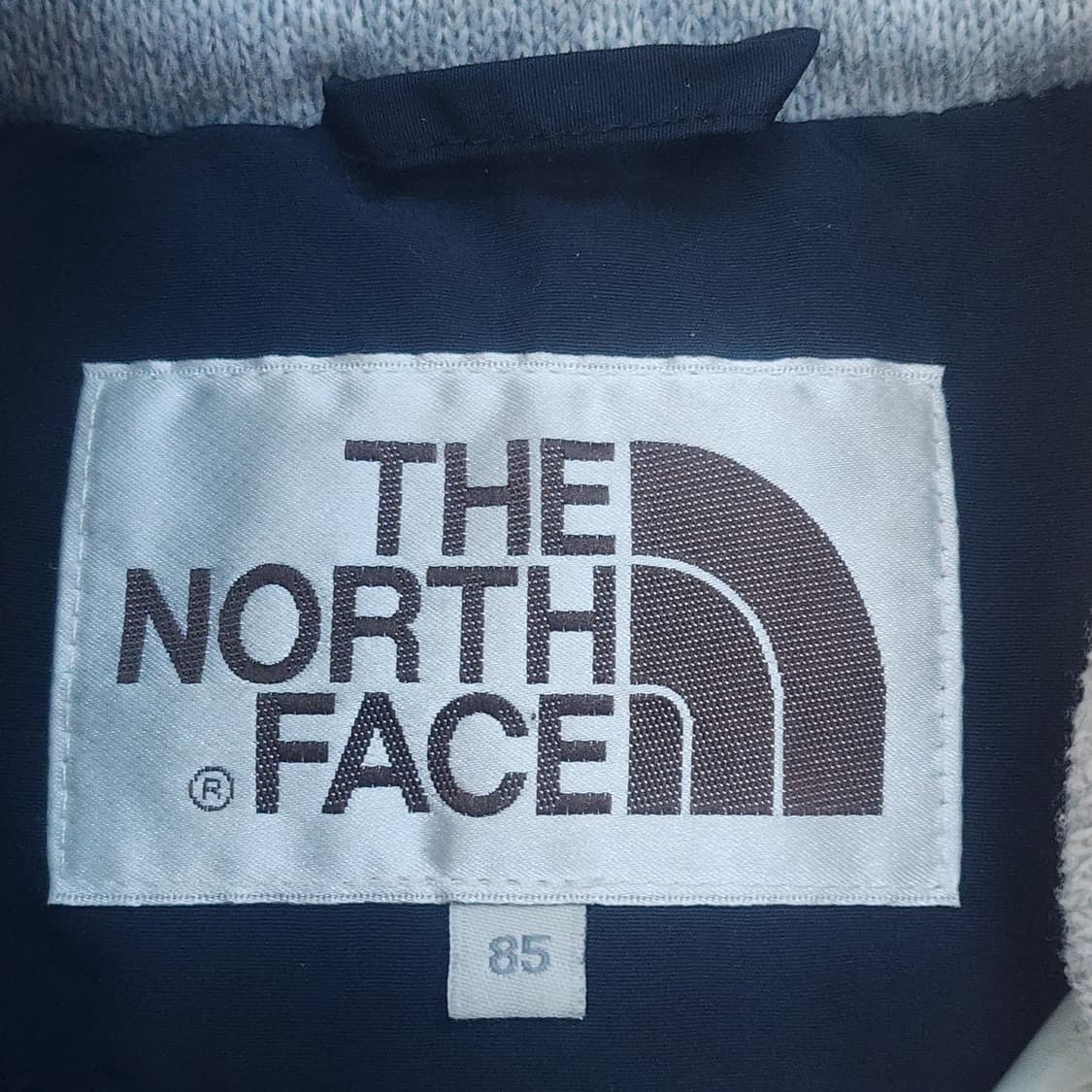 노스페이스 패딩 조끼 그레이/블랙 상품이미지3