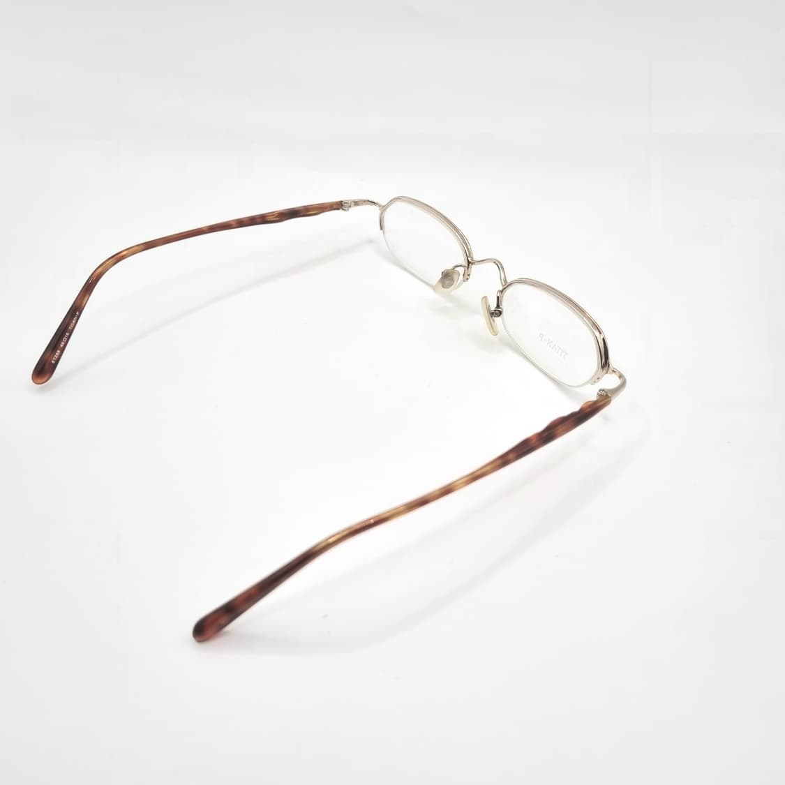 데드스탁   티타늄 반무테 골드 안경테  292 상품이미지6