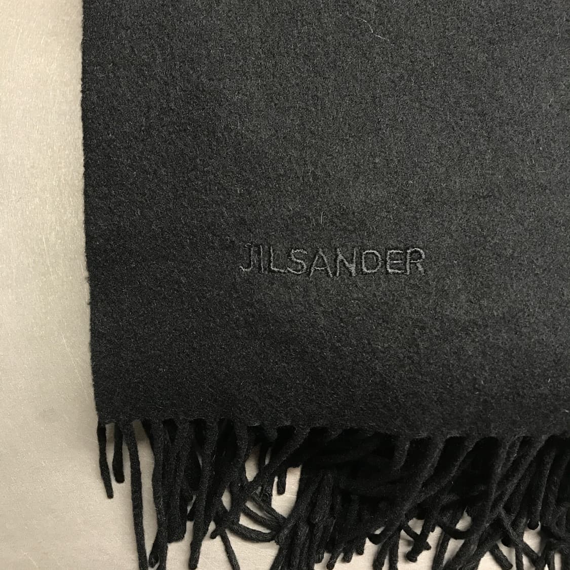 질샌더 로고 머플러 블랙 상품이미지4