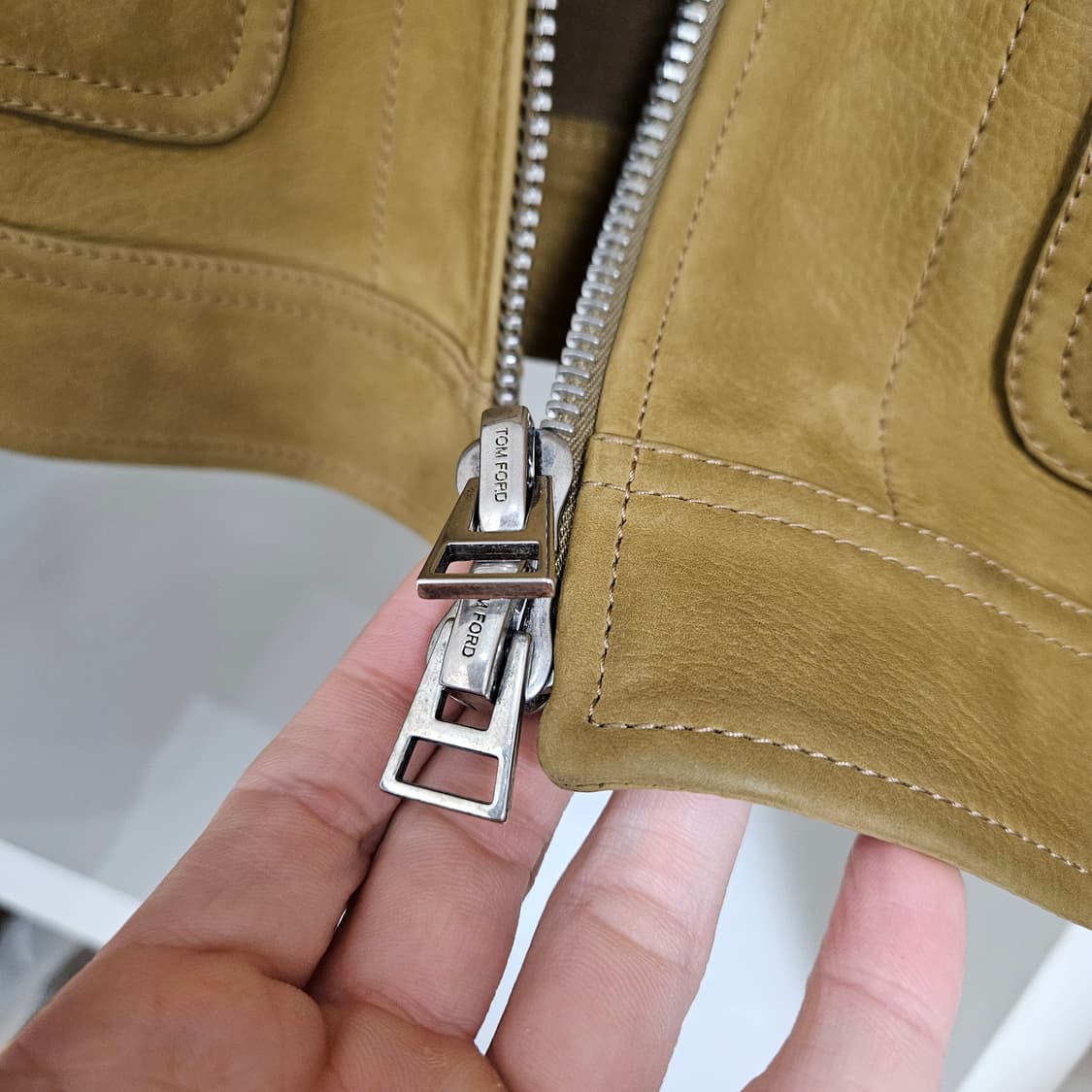 [48] 톰포드 버팔로 레더 스웨이드 트러커 워크 가죽 자켓 카멜 상품이미지4