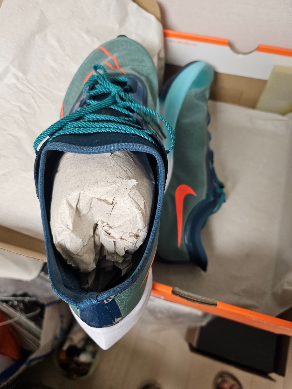 나이키 줌 플라이 3 프리미엄 런닝화 280mm 상품이미지3