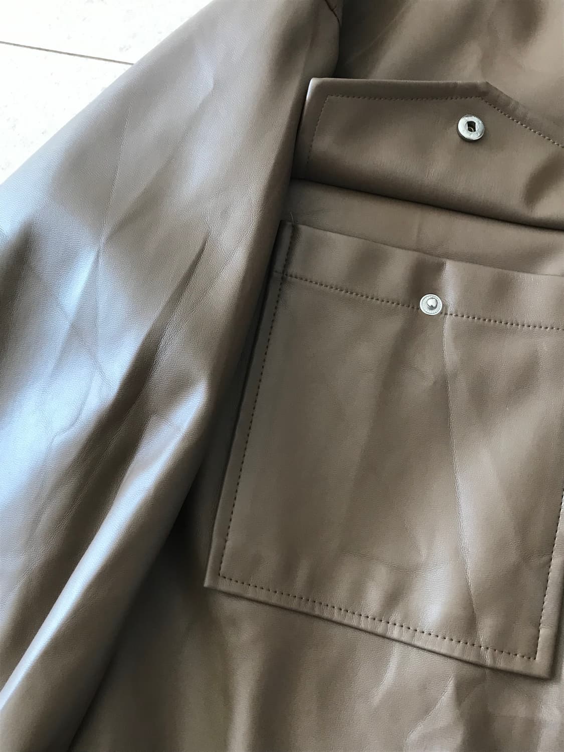 어스뮤직 프리미엄라벨 초코 브라운 카라 포켓 자켓 상품이미지4