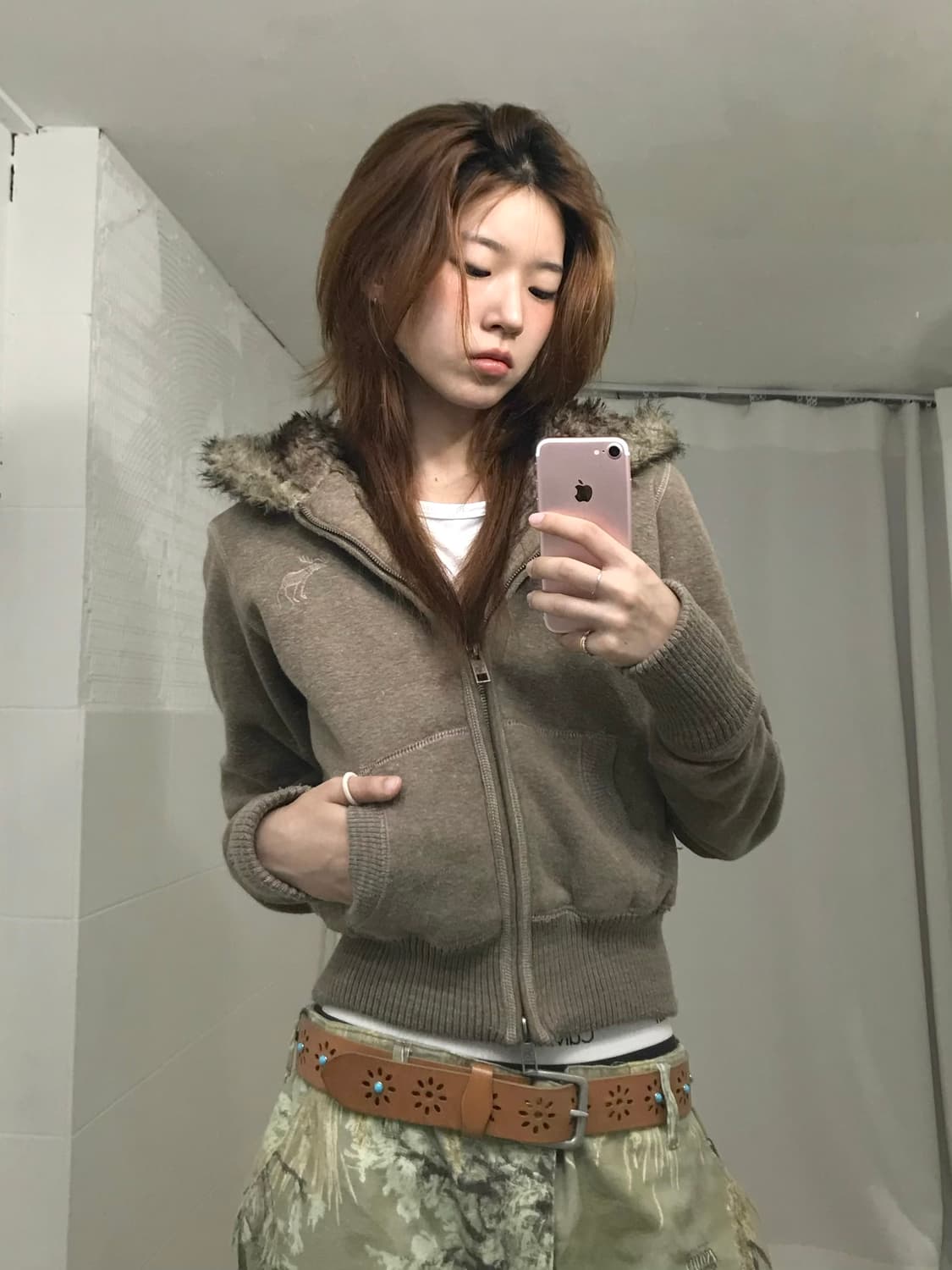 아베크롬비 울프죠 y2k 브라운 퍼 후드집업 상품이미지2