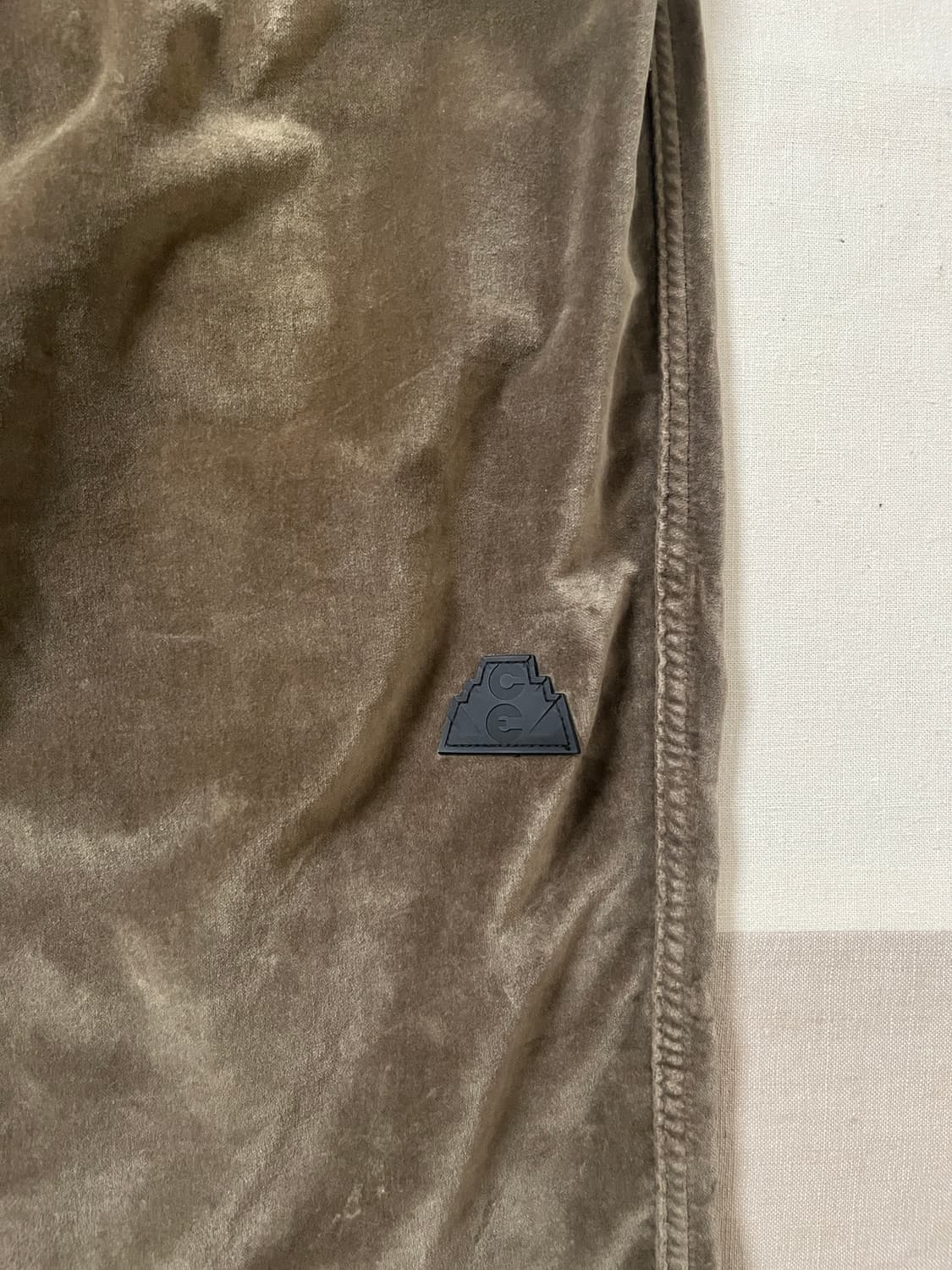 카브엠트 벨루어 트랙팬츠 cav empt 벨벳 이지팬츠 상품이미지6