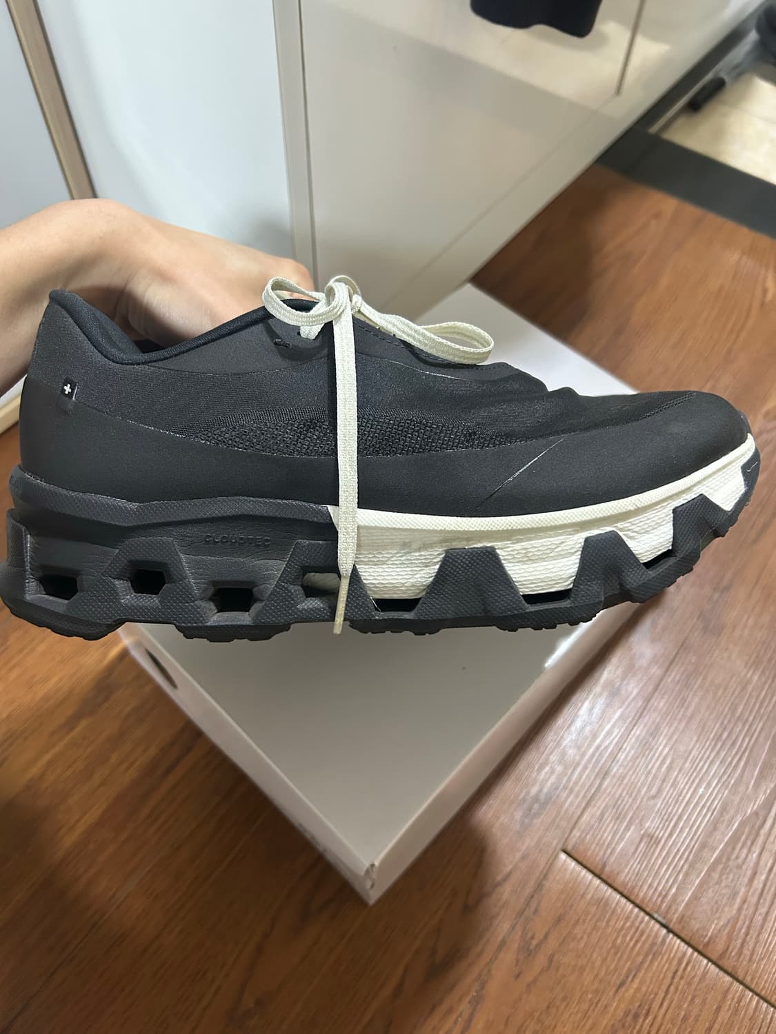 온러닝 포스트아카이브팩션 클라우드몬스터 하이퍼 블랙 275 상품이미지8