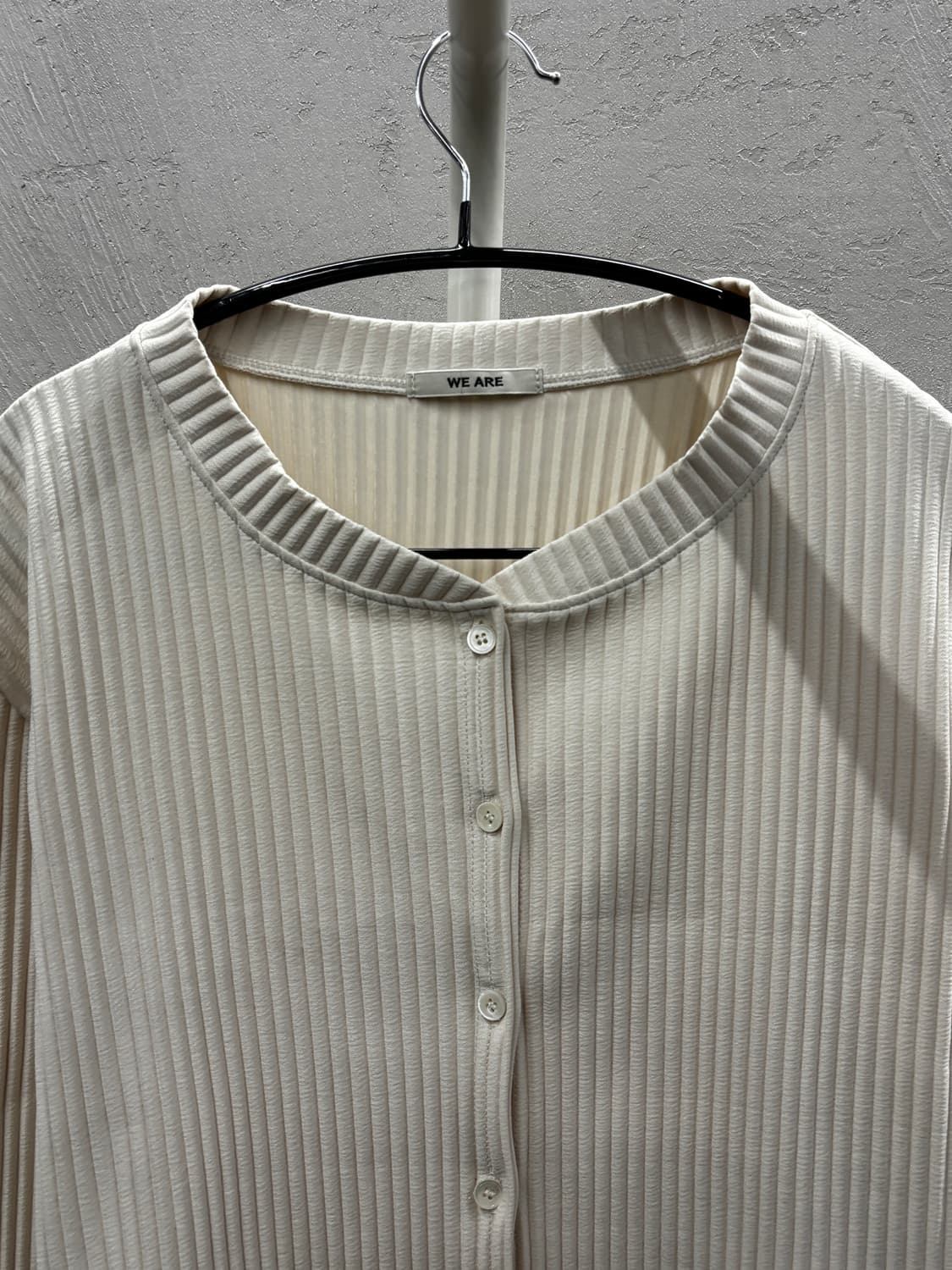 we are 위아 화이트 가디건  상품이미지3