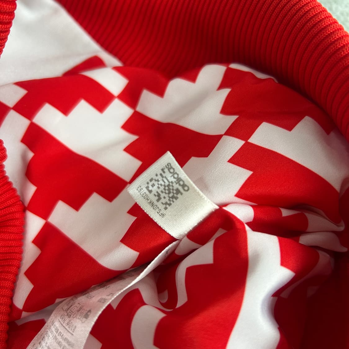 아디다스 화이트/레드 집업  상품이미지4