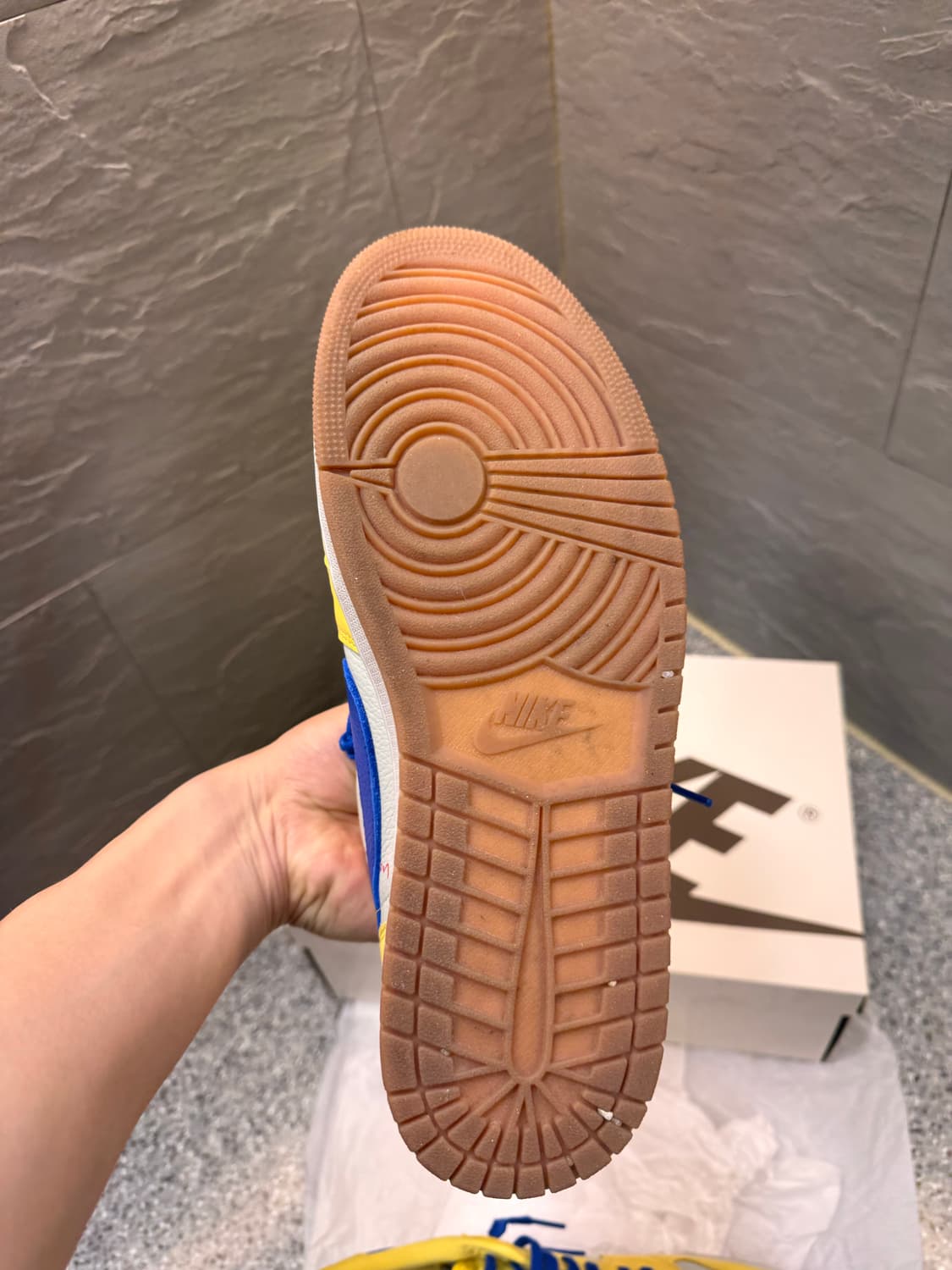 조던 x 트레비스 스캇 레트로 로우 OG SP 카나리 상품이미지7