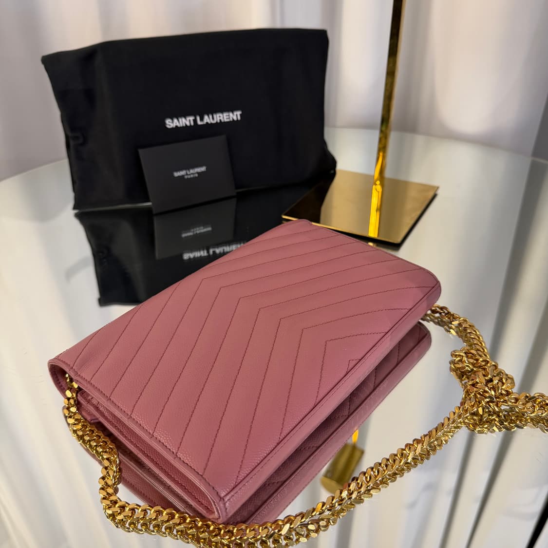 생로랑 모노그램 마틀라세 엔벨로프 카산드라 체인 크로스백 상품이미지5