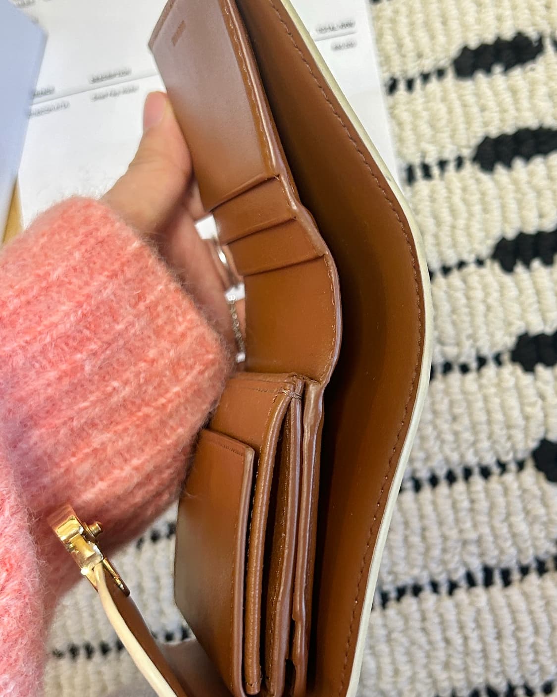 (풀구성 정품) 셀린느 트리옹프 캔버스 플랩 반지갑 상품이미지8