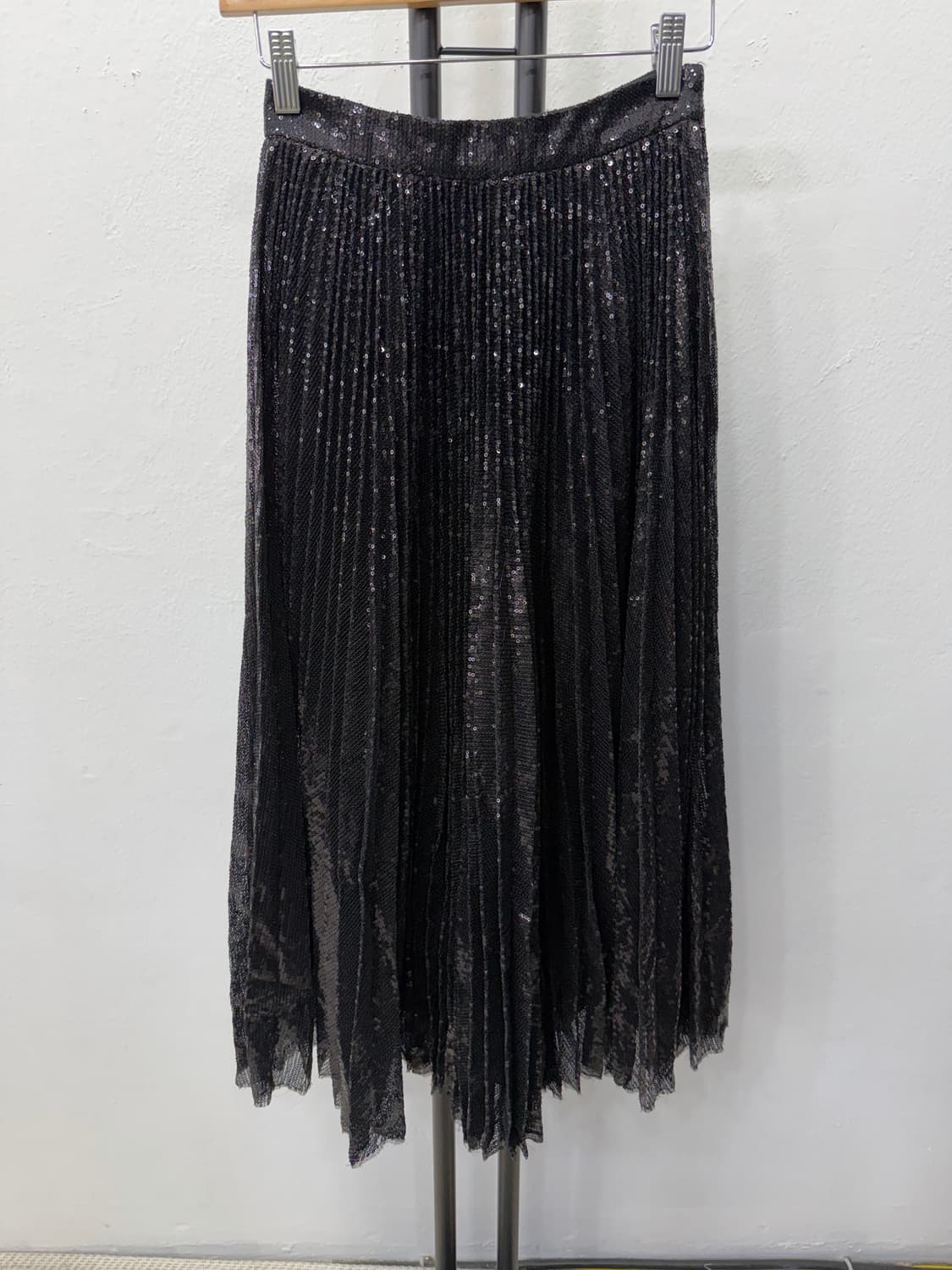 매장판정품) MSGM 스팽글 플리츠 스커트 38 상품이미지1
