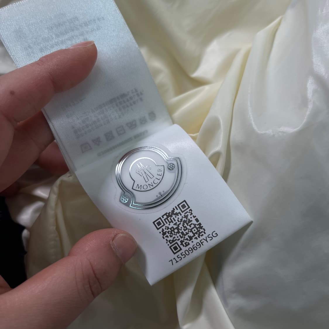 W100 몽클레어 25FW 패딩 베스트  상품이미지10