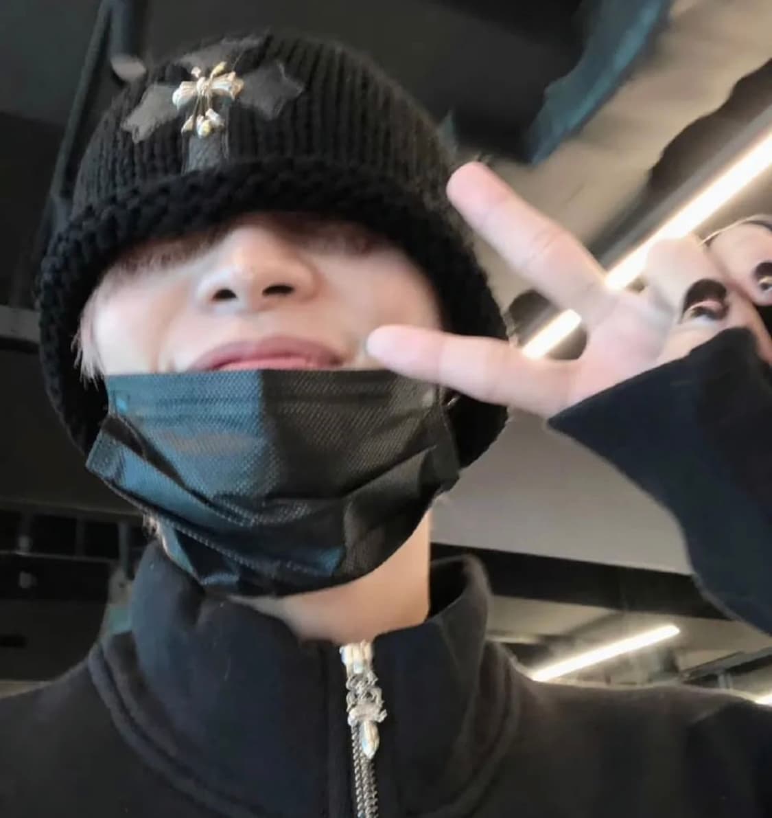 크롬하츠 실버참 크로스  캐시미어 비니  상품이미지9