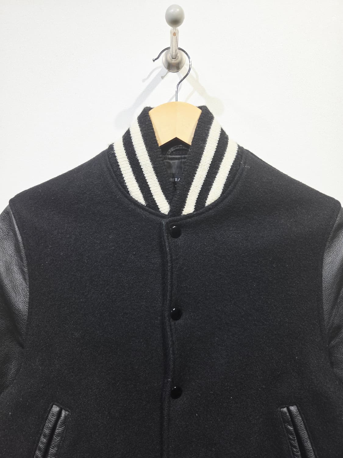 제너럴 서플라이 x GB스포츠 가죽 배색 바시티 자켓 상품이미지3