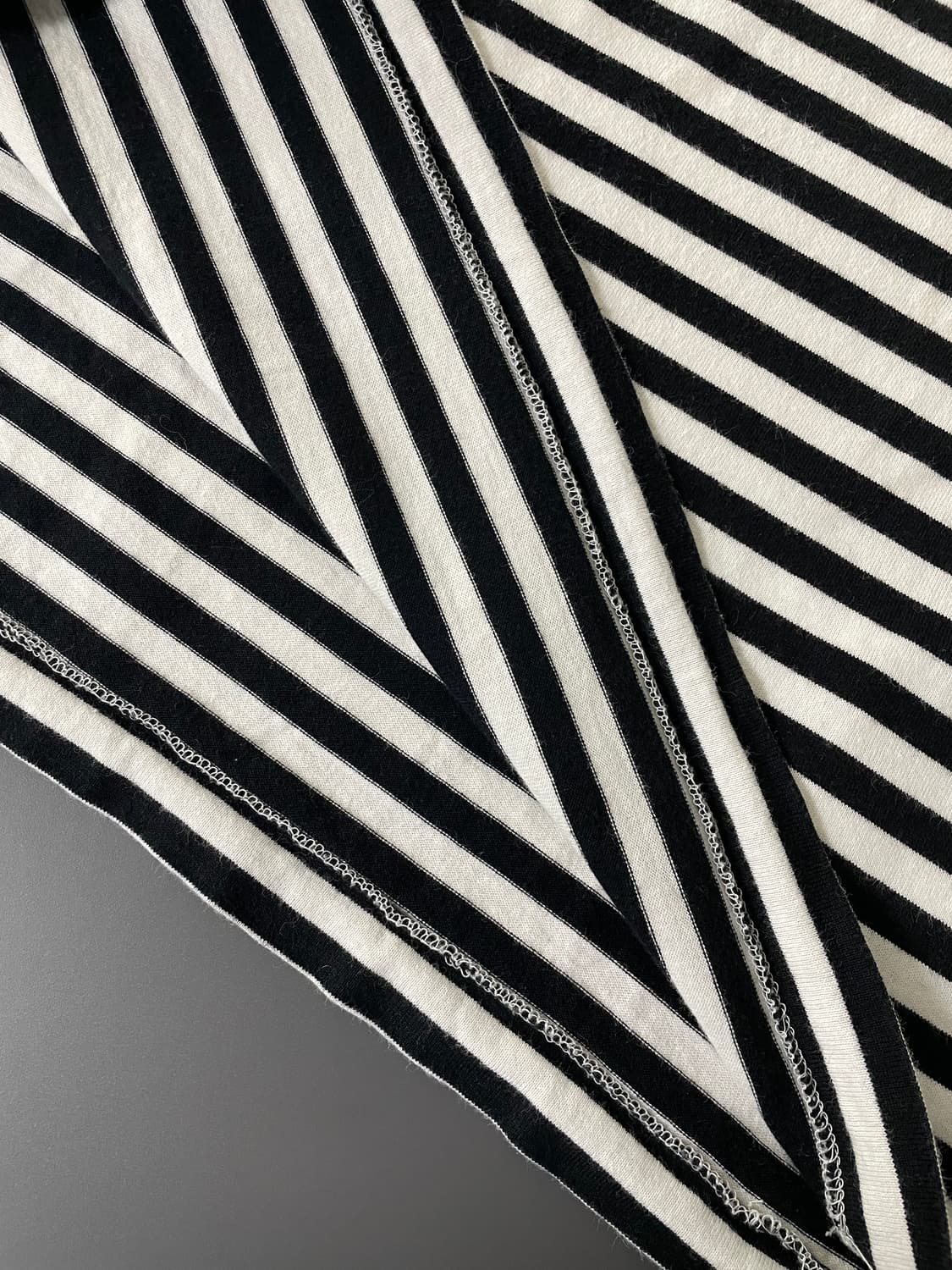 [L] 꼼데가르송 플레이 스트라이프 롱슬리브 긴팔티셔츠 상품이미지6