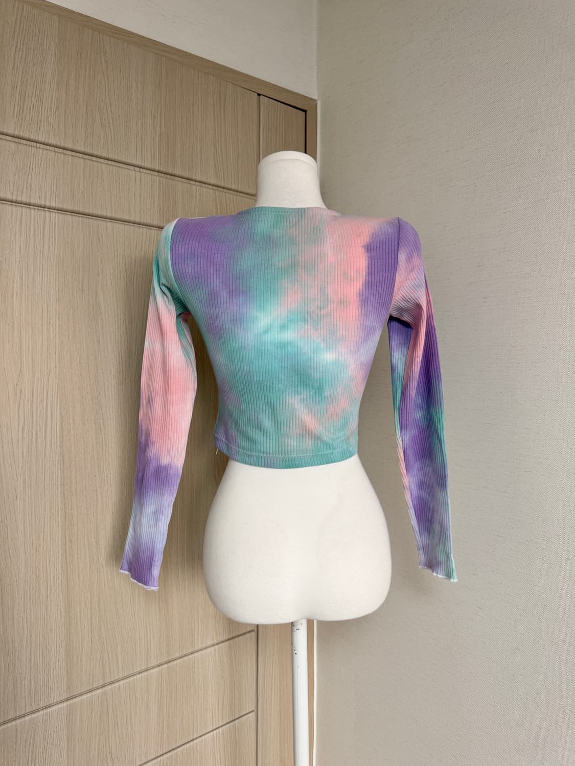 배드블러드) 타이다이 크롭 셔링 긴팔티 상품이미지3