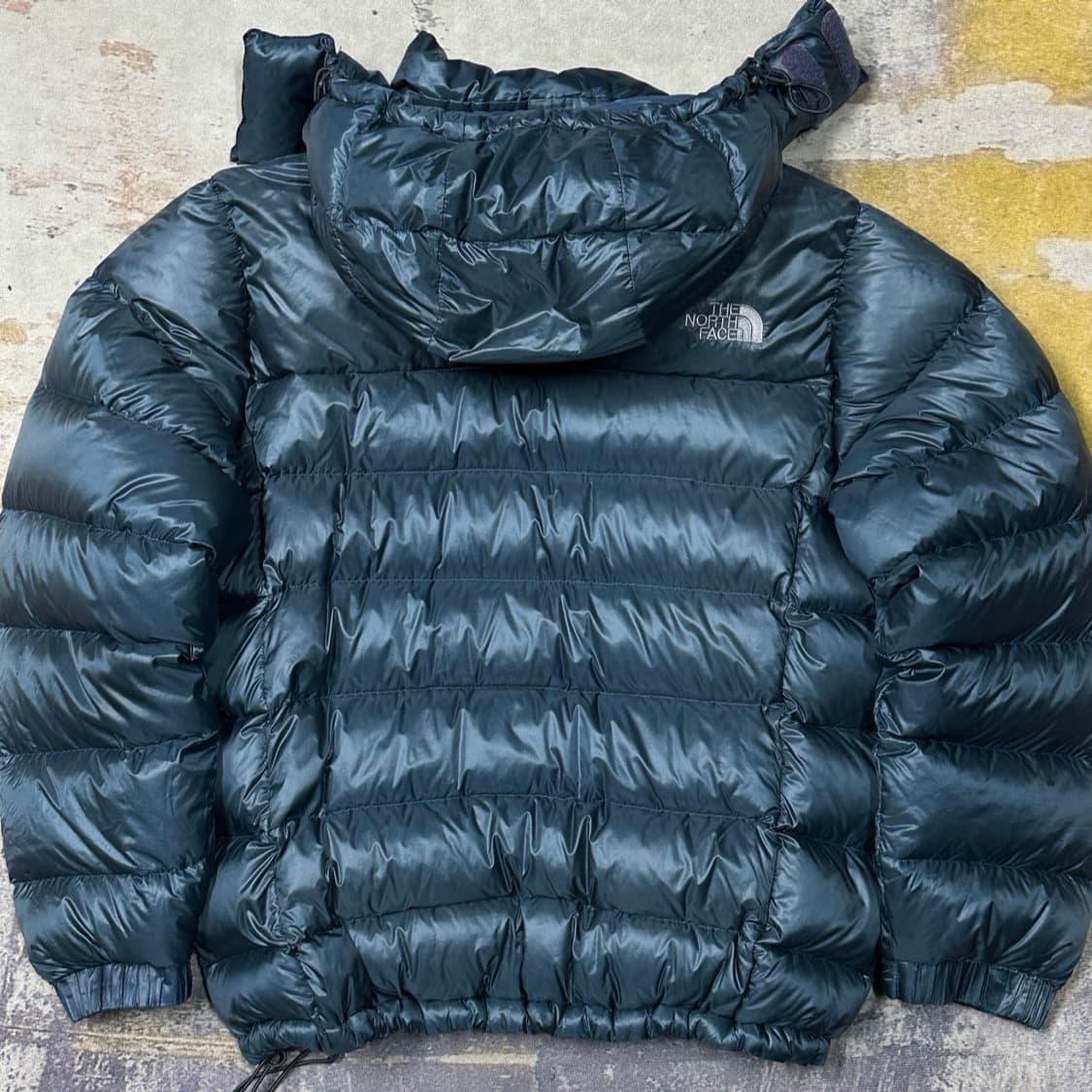 The North Face 유광 숏패딩 L 상품이미지3