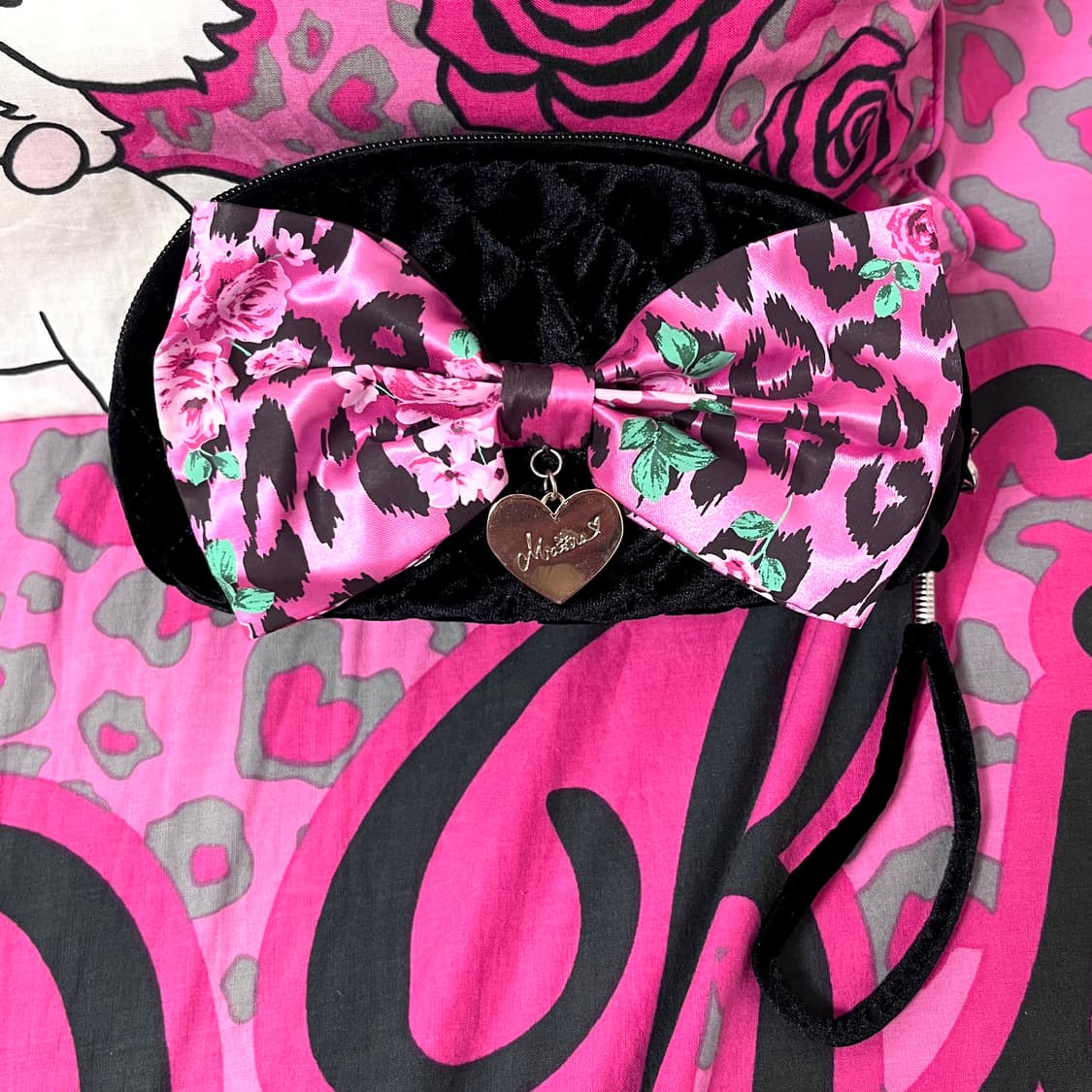 MA*RS마즈 블랙핑크 로즈 레오파드 리본 퀼팅 파우치 히메오네갸루 핀터 상품이미지3