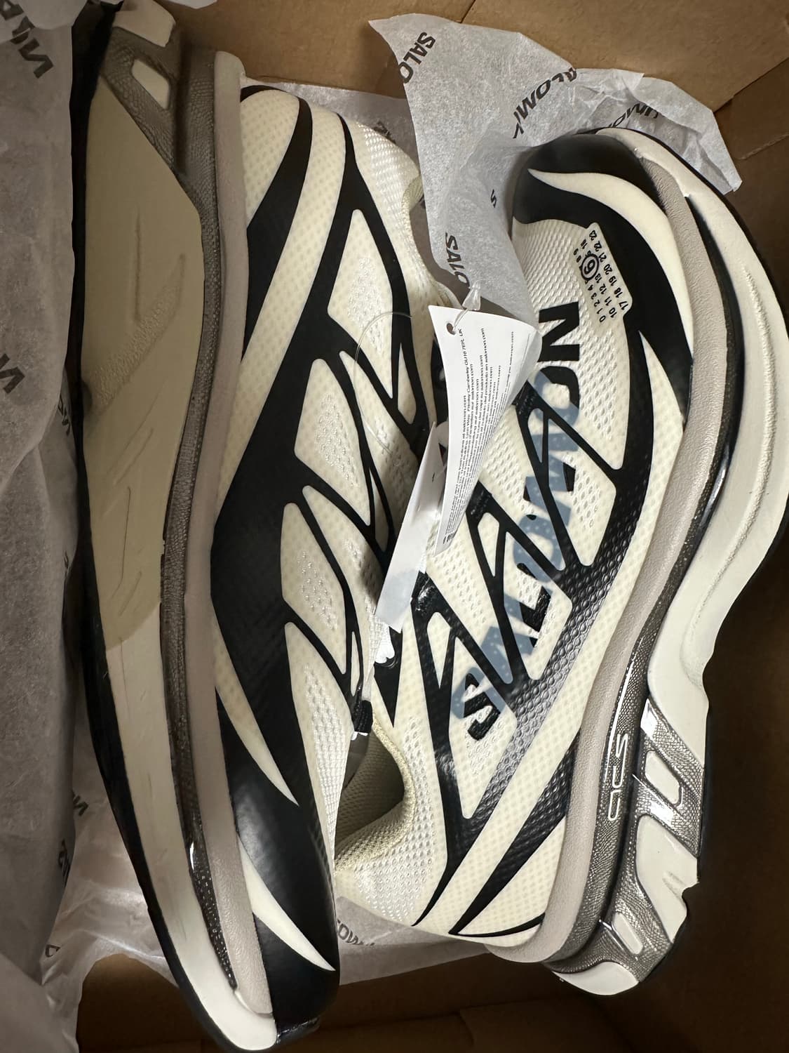 255 MM6 메종 마르지엘라 x 살로몬 XT-MM6 바닐라 상품이미지2