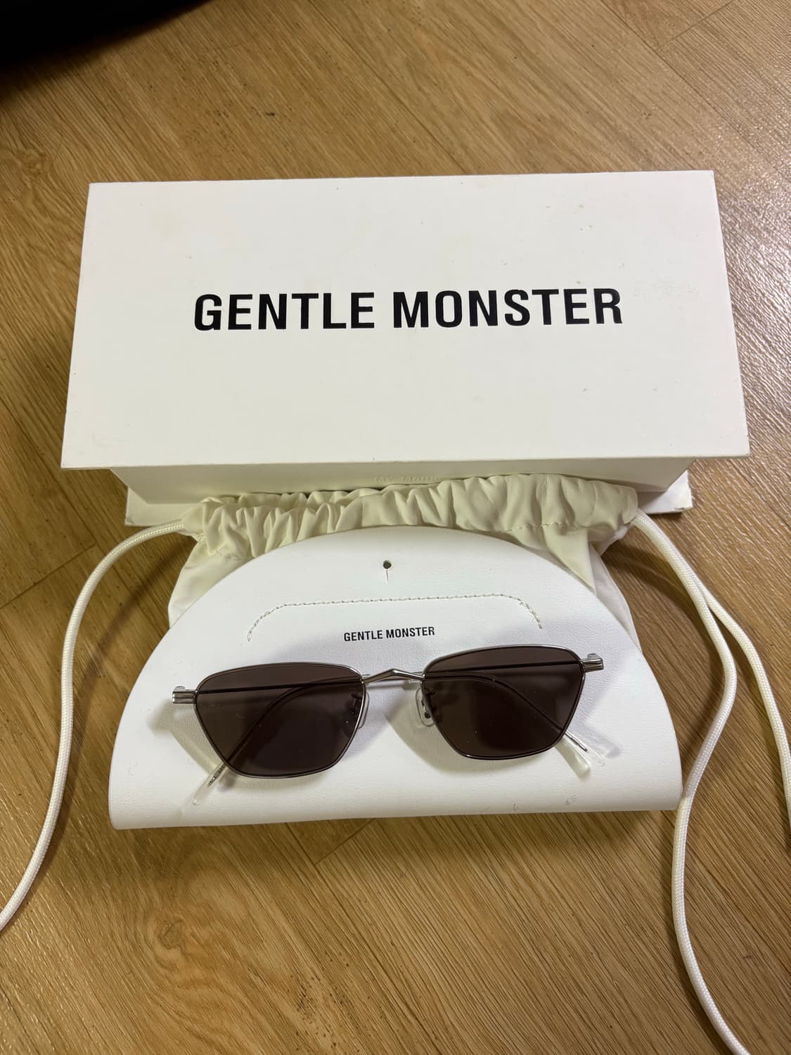 젠틀몬스터 희귀 제품 크롬소다 선글라스 (수사샤 선글라스) 상품이미지2