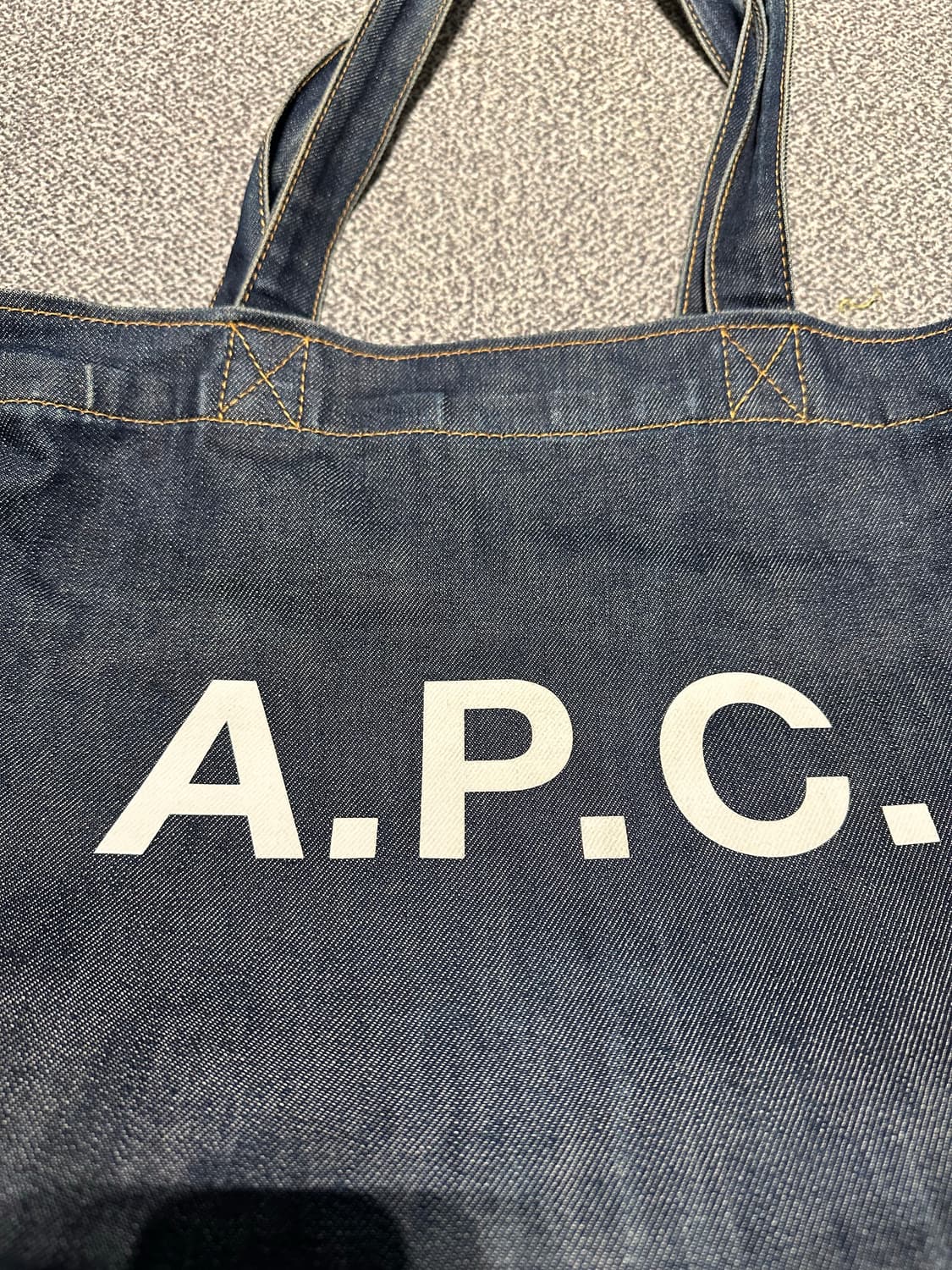 A.P.C 아페쎄 악셀 데님 토트백 상품이미지2