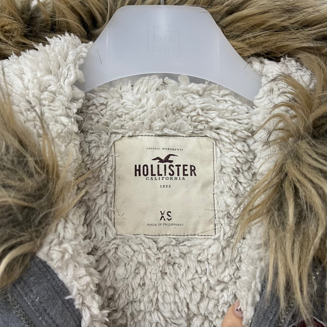 홀리스터 딱붙핏 울프죠 자수로고 그레이 후드집업 상품이미지6