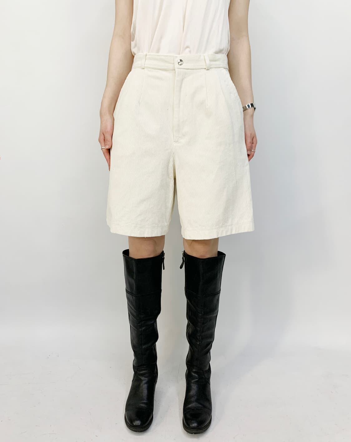 꾸레쥬 코듀로이 하프 팬츠 상품이미지1